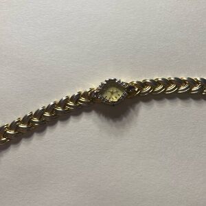 Geneve Quarts braided band Gold Watch